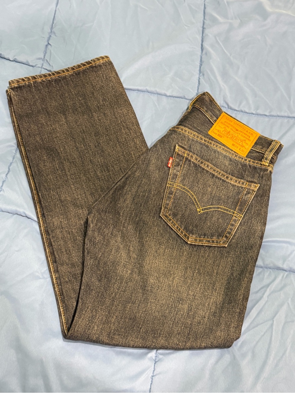Levi's Straight Men's Jeans in Dark Blue Denim with Contrast Stitching